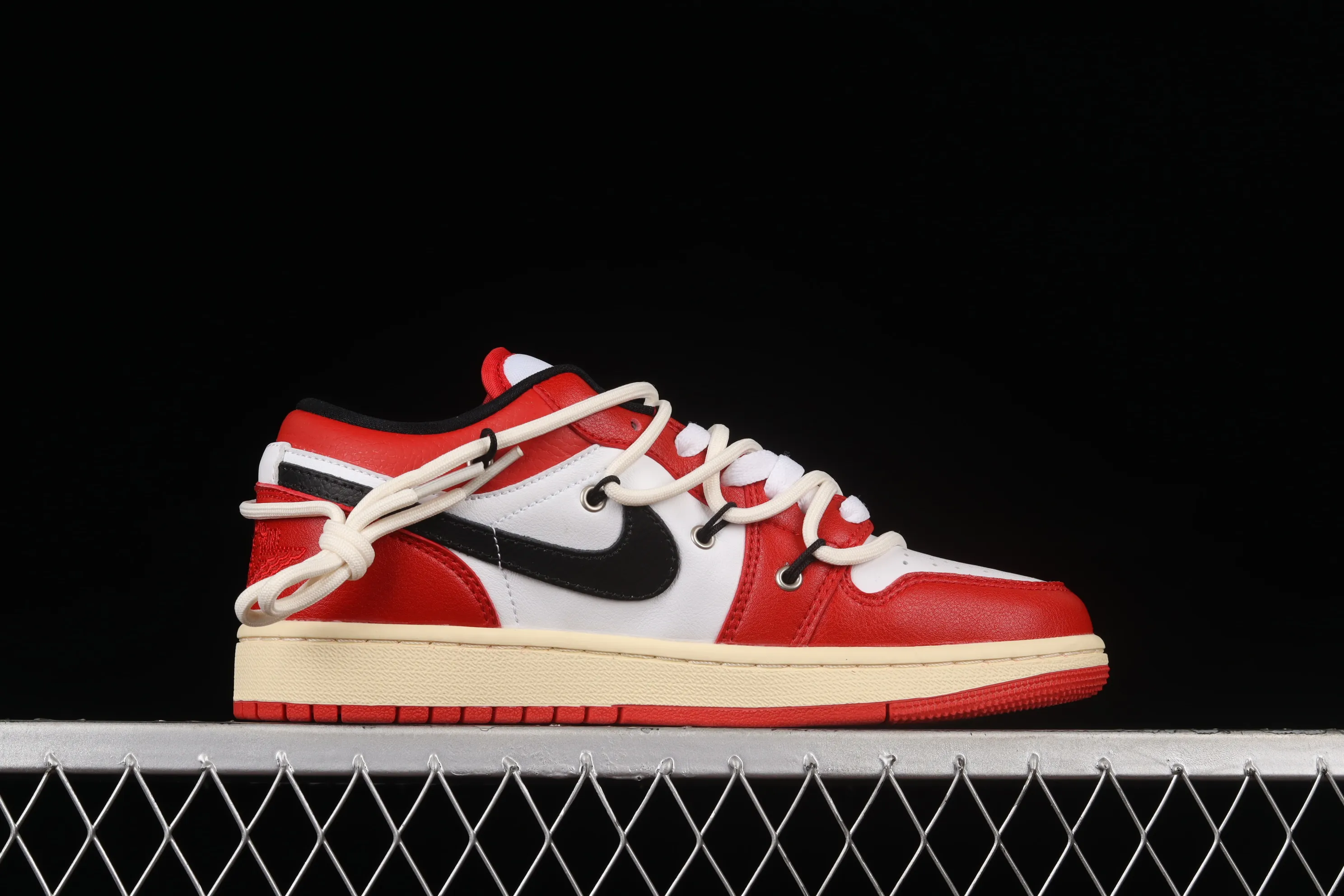 All categories Air Jordan Jordan series basketball shoes Air Jordan 1 Low Air Jordan 1 Low AJ1 Joe 1 customized version white and red Chicago deconstruction sports culture basketball shoes 553560-118